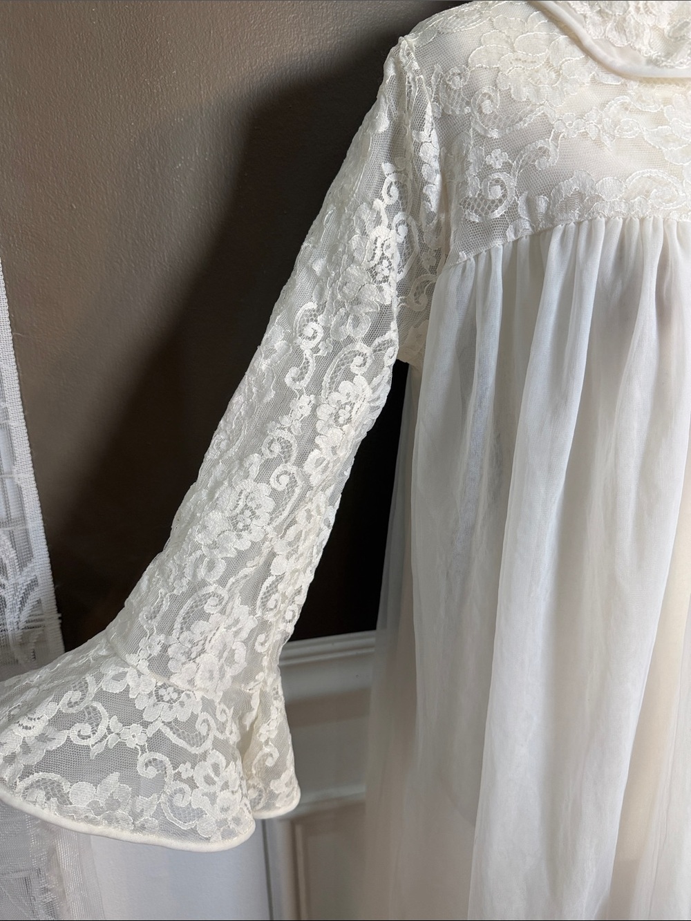 Vintage Komar Ivory Lace Peignoir Robe M Bridal Cottagecore Romance - Picture 5 of 11